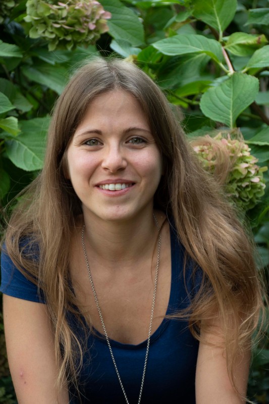 Dr.  Claudia Aloisi
